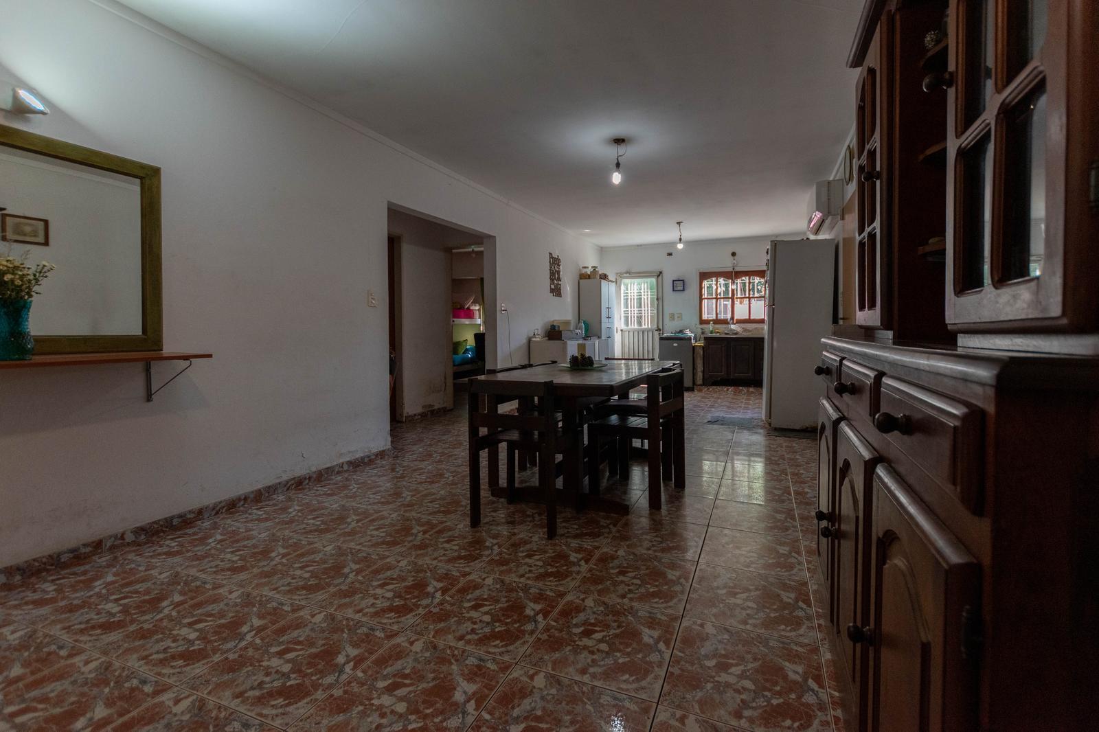 Foto de 138 bis entre 516 y 517 Las Quintas, La Plata- Casa de Dos Dormitorios, imagen 3