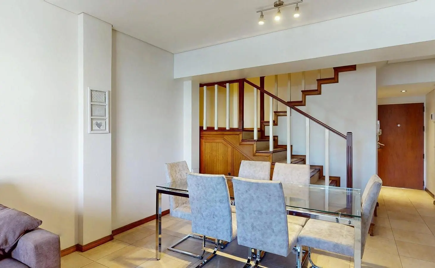 Venezuela 4200 CABA - DEPARTAMENTO TRIPLEX de 3 Dormitorios con Cochera y terraza en VENTA 4