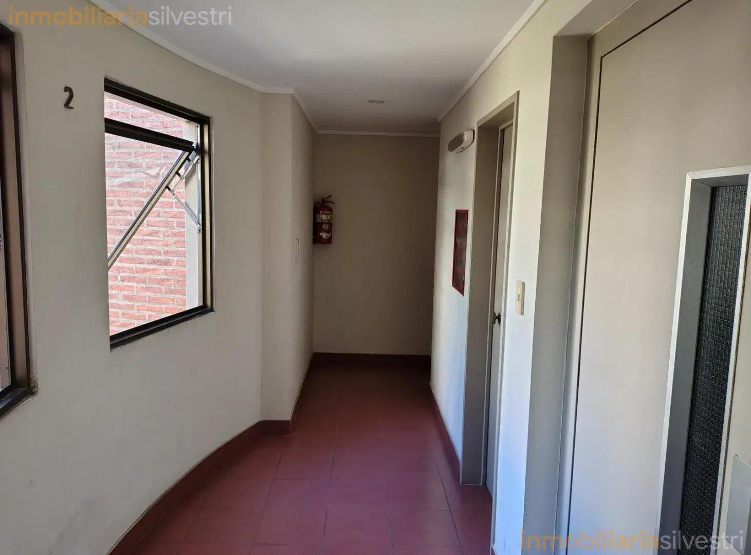 5 esquina 43 La Plata - Departamento de Dos Dormitorios con Cochera en VENTA 3