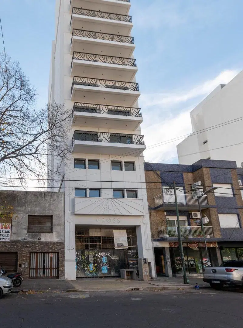 58 e/ 10 y 11 La Plata Departamento de Un dormitorio mas escritorio, con COCHERA en VENTA (EDIFICIO 1