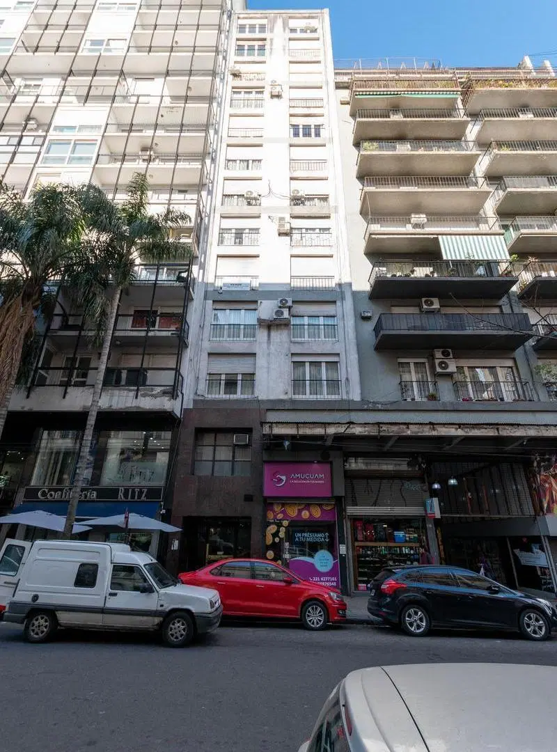 58 e/ 10 y 11 La Plata Departamento de Un dormitorio mas escritorio, con COCHERA en VENTA (EDIFICIO 4