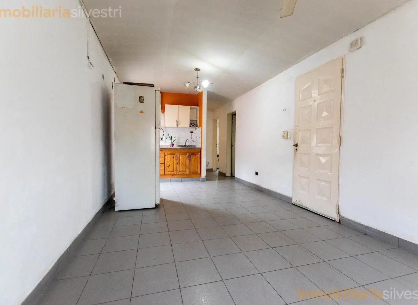 189 Bis entre 43 y 44 Lisandro Olmos. Casa de dos dormitorios y cochera en Venta 2