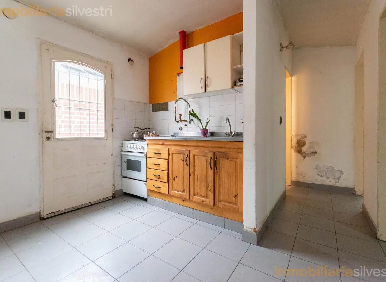 189 Bis entre 43 y 44 Lisandro Olmos. Casa de dos dormitorios y cochera en Venta 5