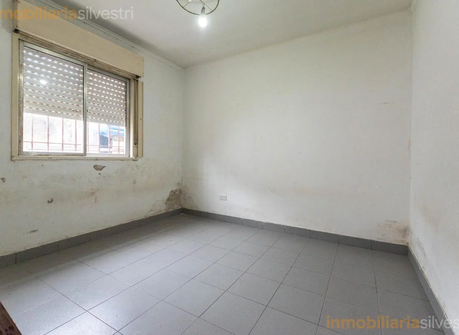 189 Bis entre 43 y 44 Lisandro Olmos. Casa de dos dormitorios y cochera en Venta 8