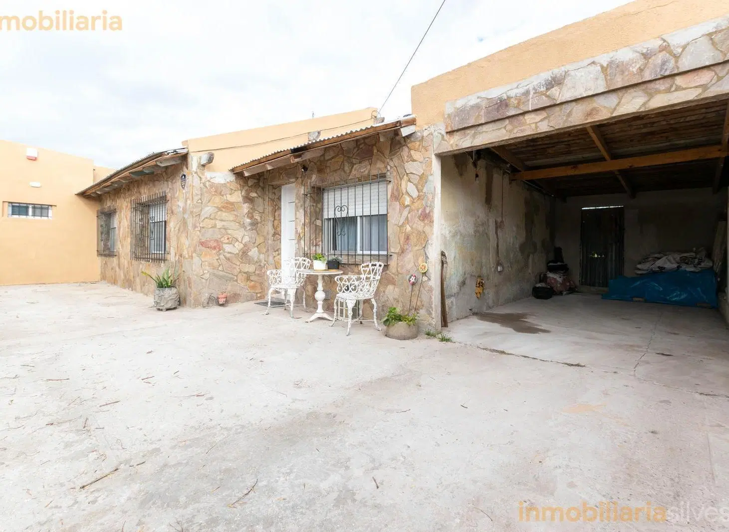 172 entre 30 y 31 Berisso - Casa de 2 dormitorios mas Monoambiente en VENTA 5