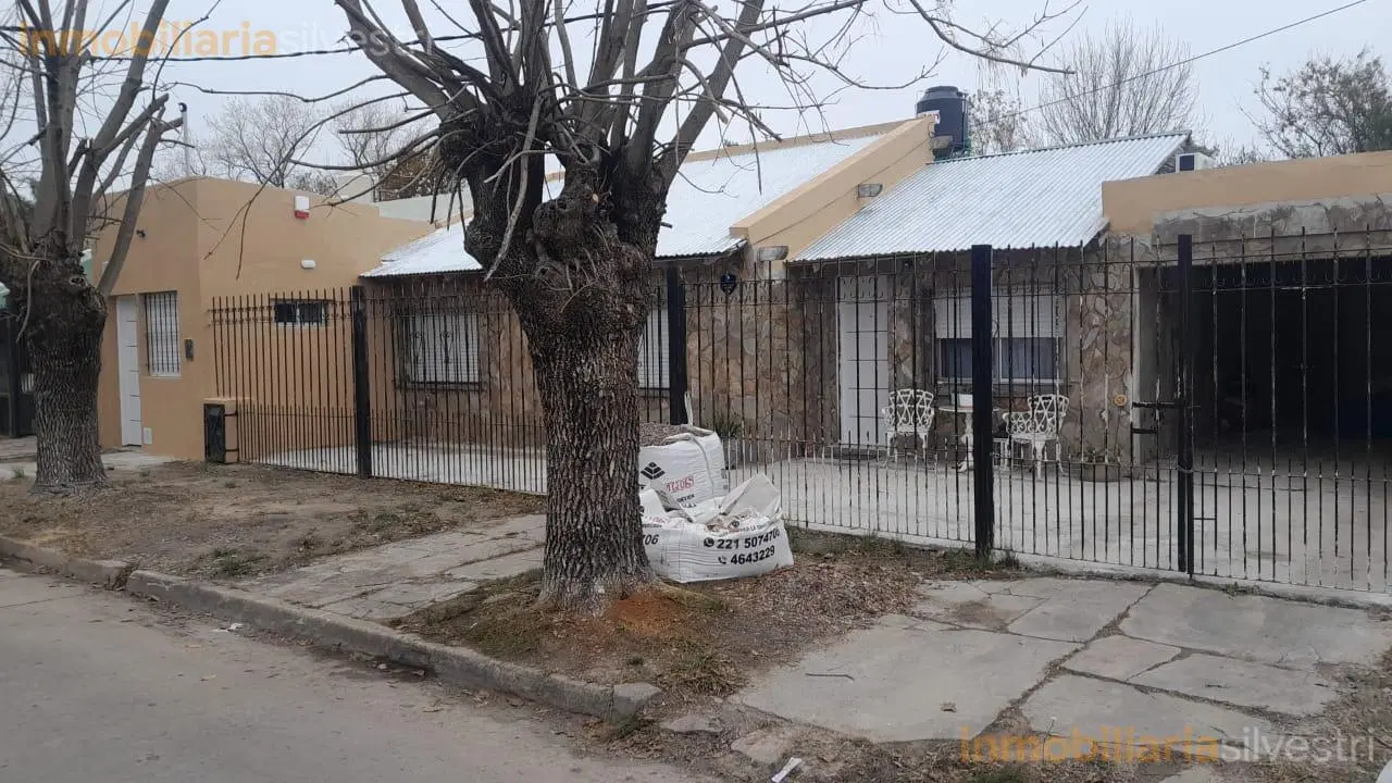 172 entre 30 y 31 Berisso - Casa de 2 dormitorios mas Monoambiente en VENTA 2