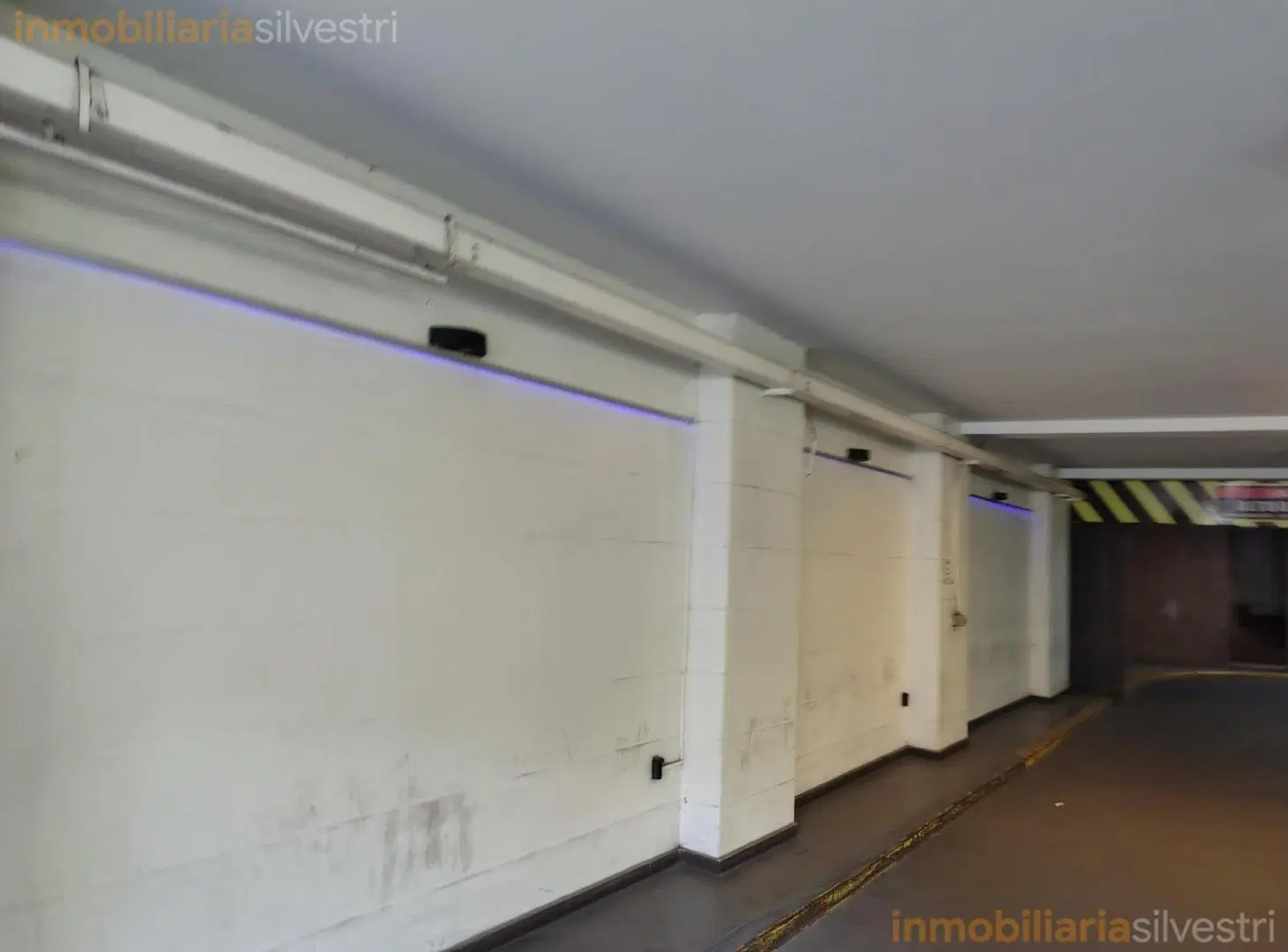 48 entre 8 y 9 La Plata- Cochera en VENTA 2