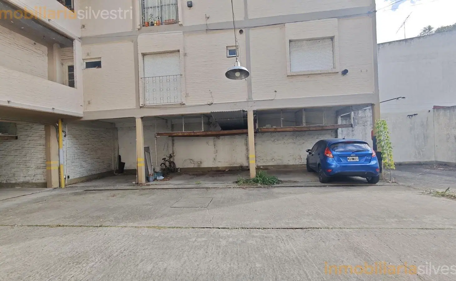 16 esquina 71 La Plata - Cocheras y local comercial en VENTA 2