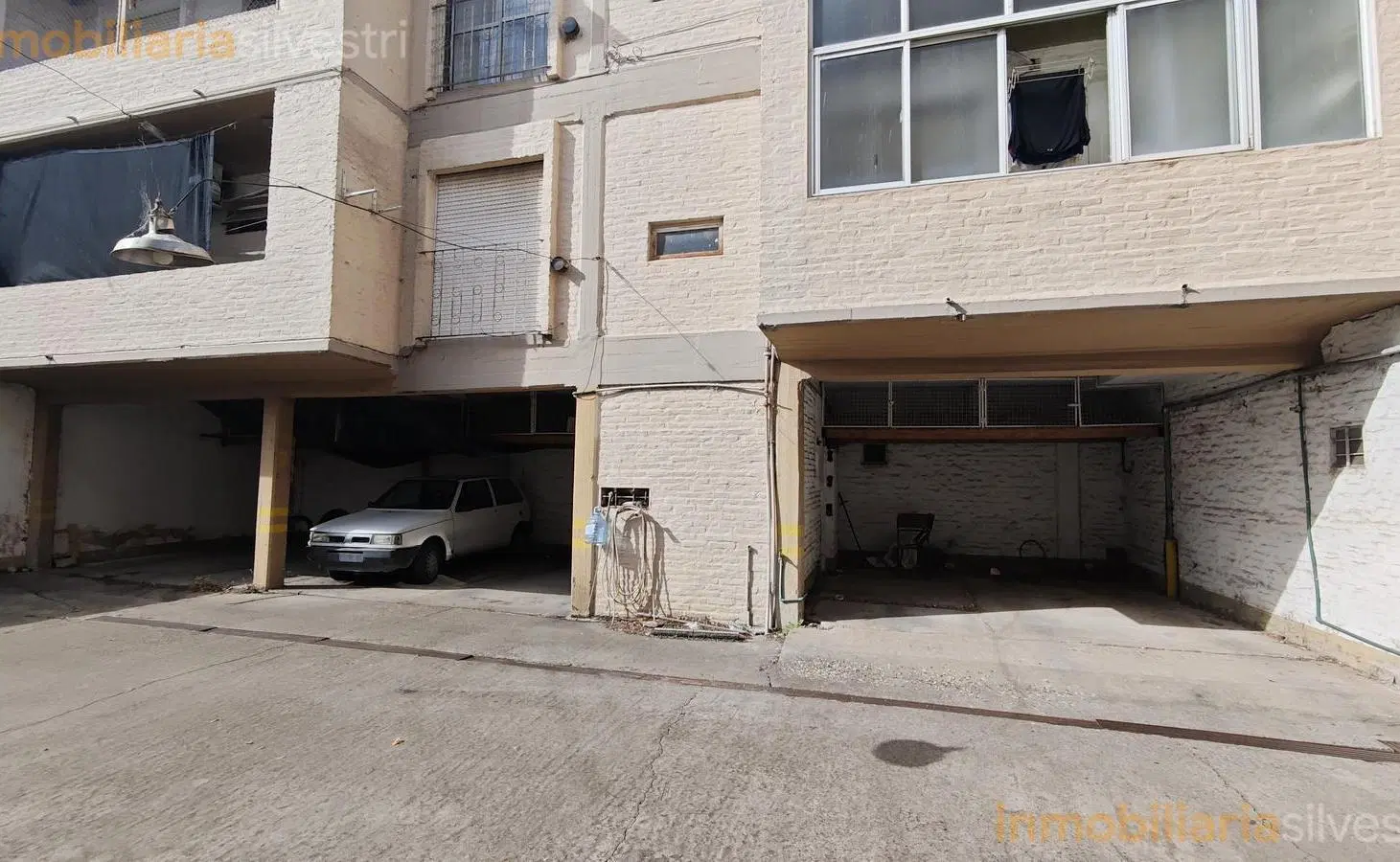 16 esquina 71 La Plata - Cocheras y local comercial en VENTA 4