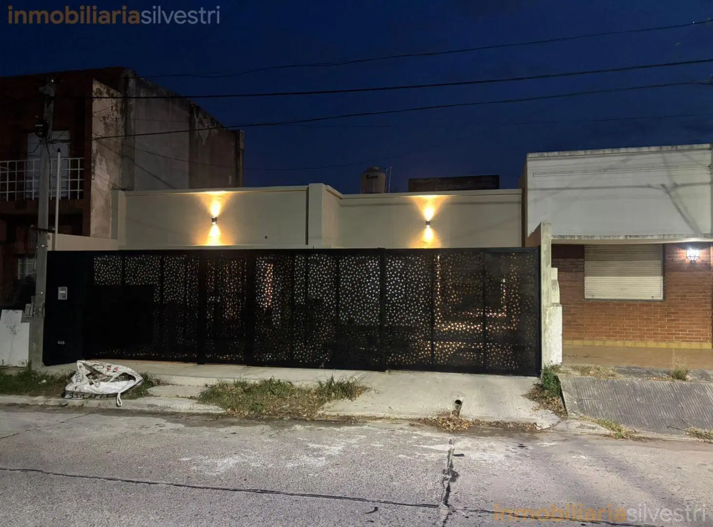 10 bis entre 511 y 512 Ringuelet - Casa de 2 Dormitorios mas escritorio, con cochera en VENTA 3