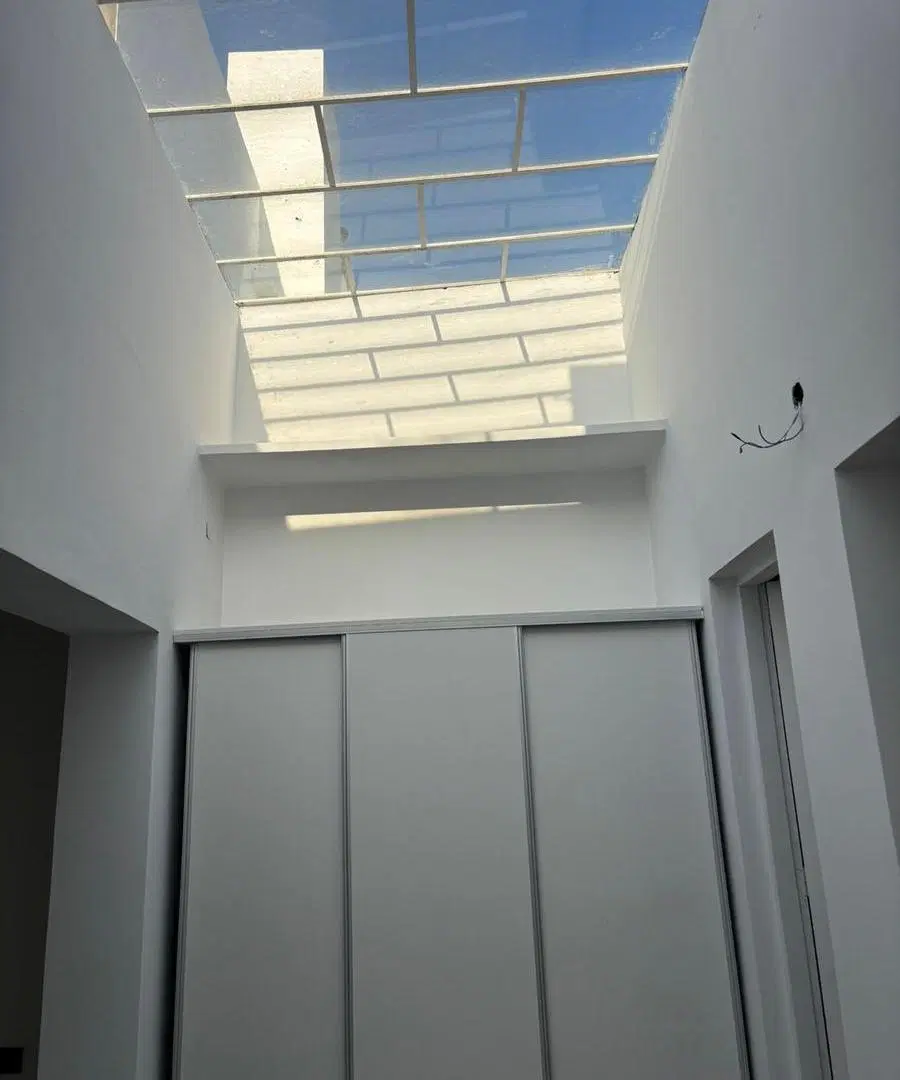 10 bis entre 511 y 512 Ringuelet - Casa de 2 Dormitorios mas escritorio, con cochera en VENTA 5