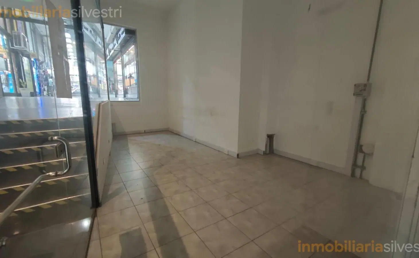 49 entre 7 y 8 Galeria Rocha, La Plata - Local en ALQUILER 1