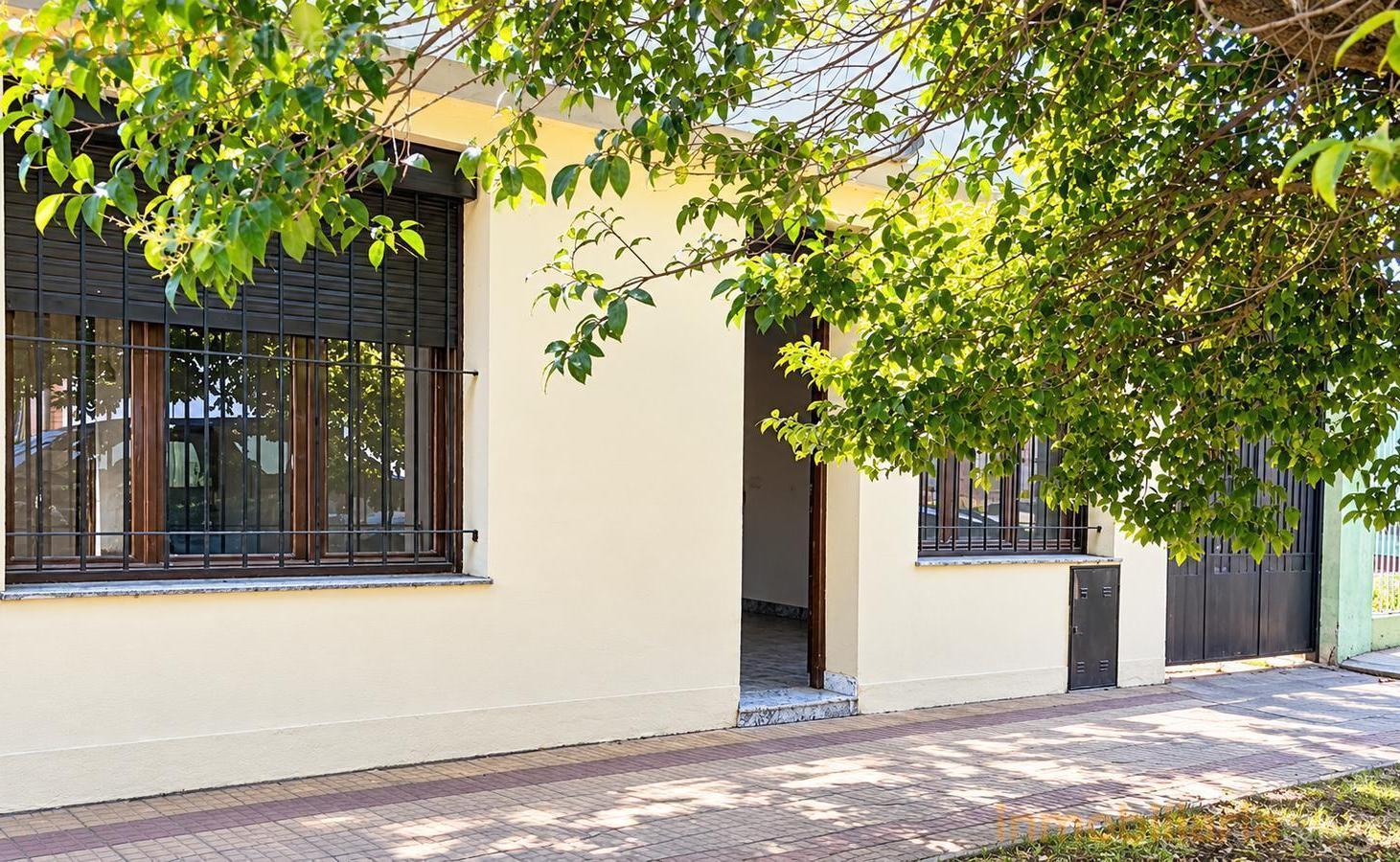 Foto de 67 entre 145 y 146 Los Hornos, La Plata - Casa de 2 Dormitorios mas, imagen 1
