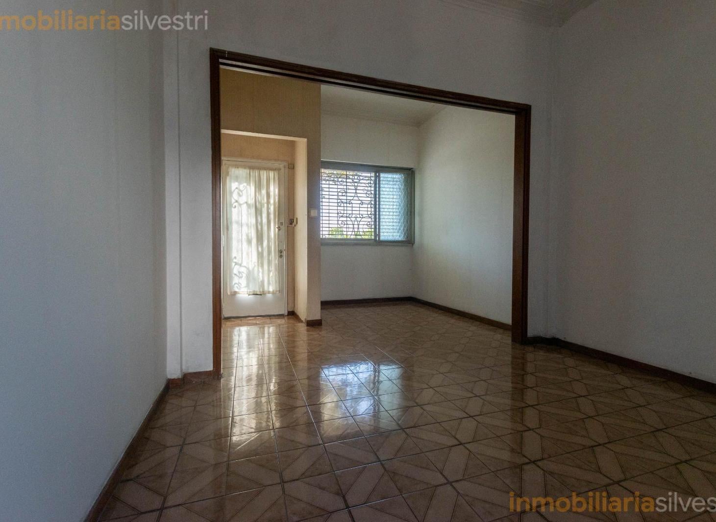 Foto de 39 entre 22 y 23 La Plata - Casa de tres dormitorios con Cochera en, imagen 5