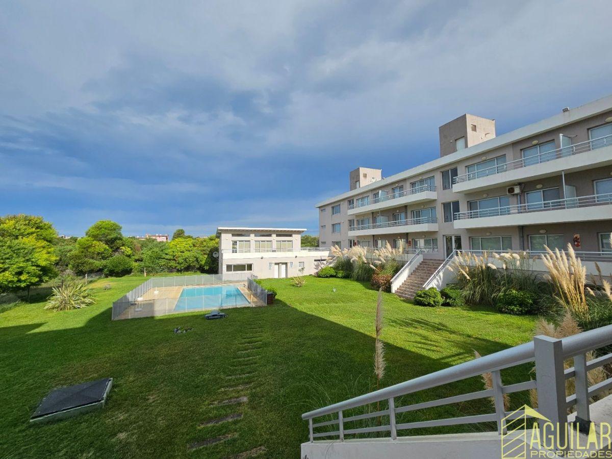 Foto de Departamento en venta de 2 dormitorios c/ cochera en Las Gaviotas, imagen 1