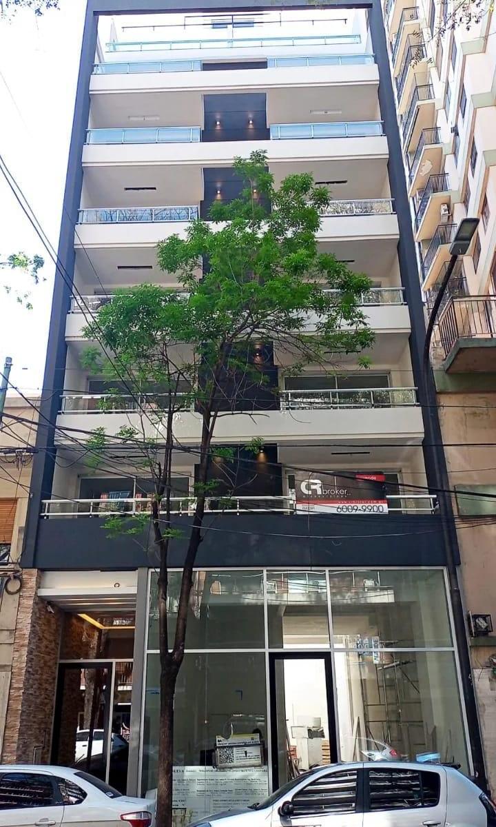 EDIFICIO DE CATEGORIA 2 AMBIENTES 2 BAÑOS, FRENTE BALCON y (TERRAZA PROPIA)