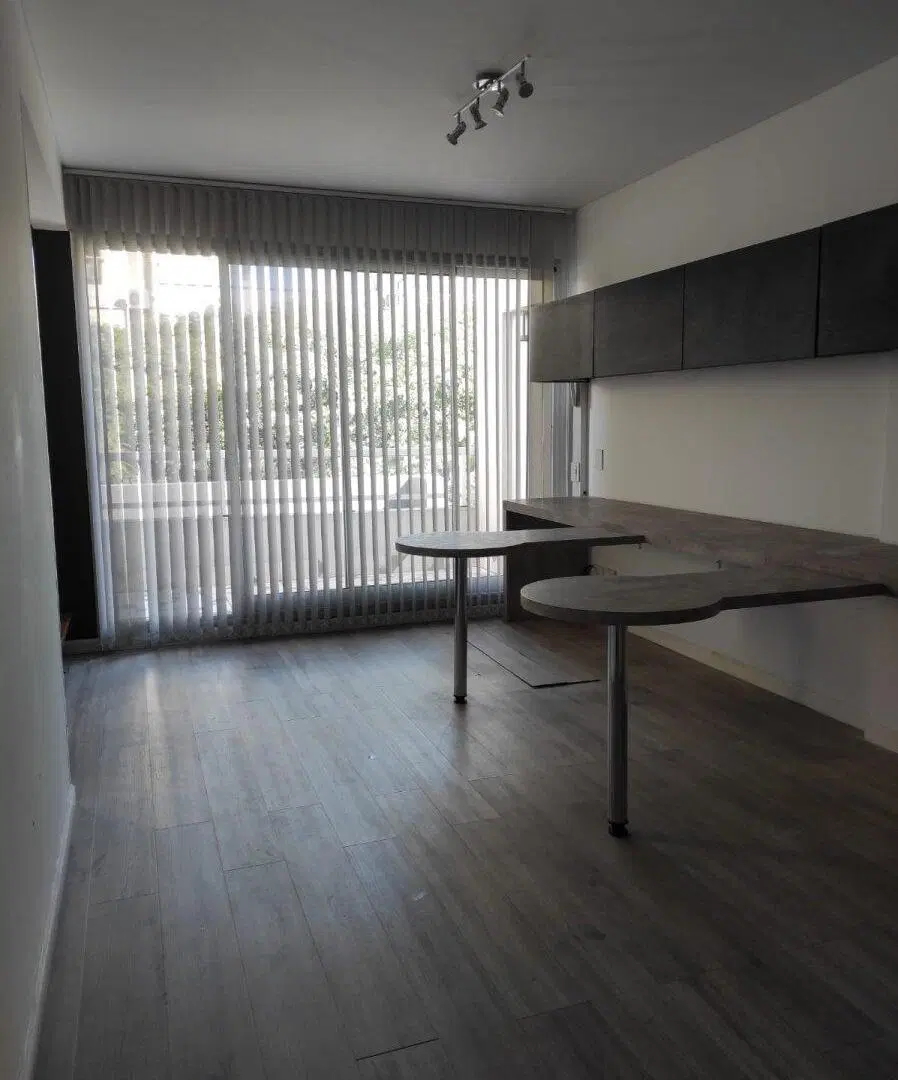 Edificio de Categoria 2 Ambientes 2 Baños, Frente Balcon y (Terraza Propia) 4