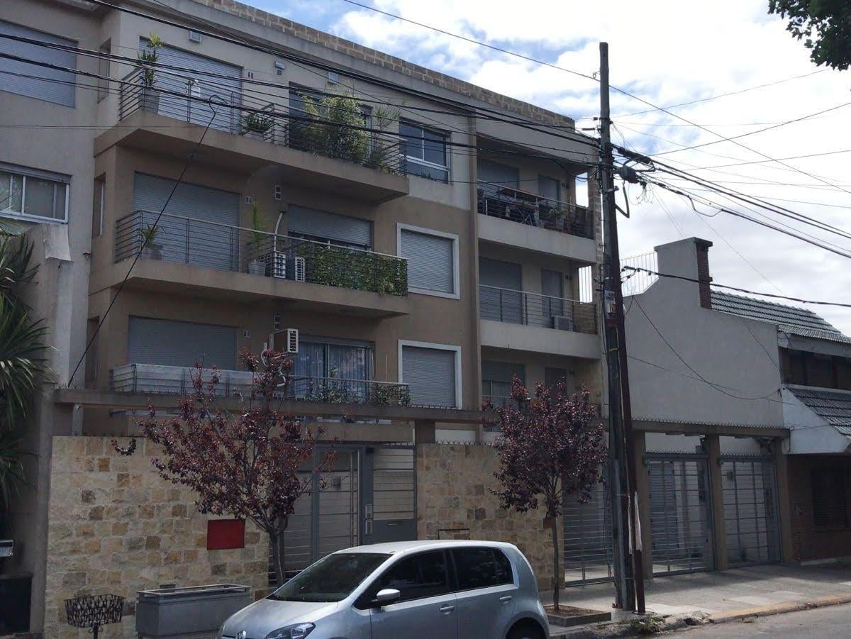 Departamento 2 ambientes con cochera 