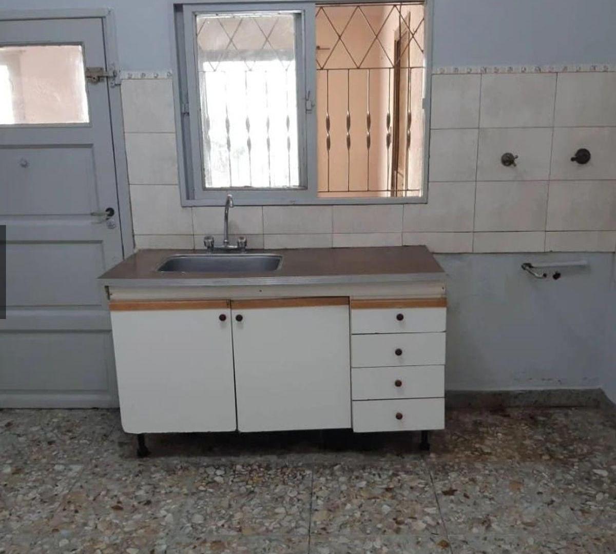 Foto de Casa 3 Ambientes en Alquiler – Villa Luzuriaga, imagen 2