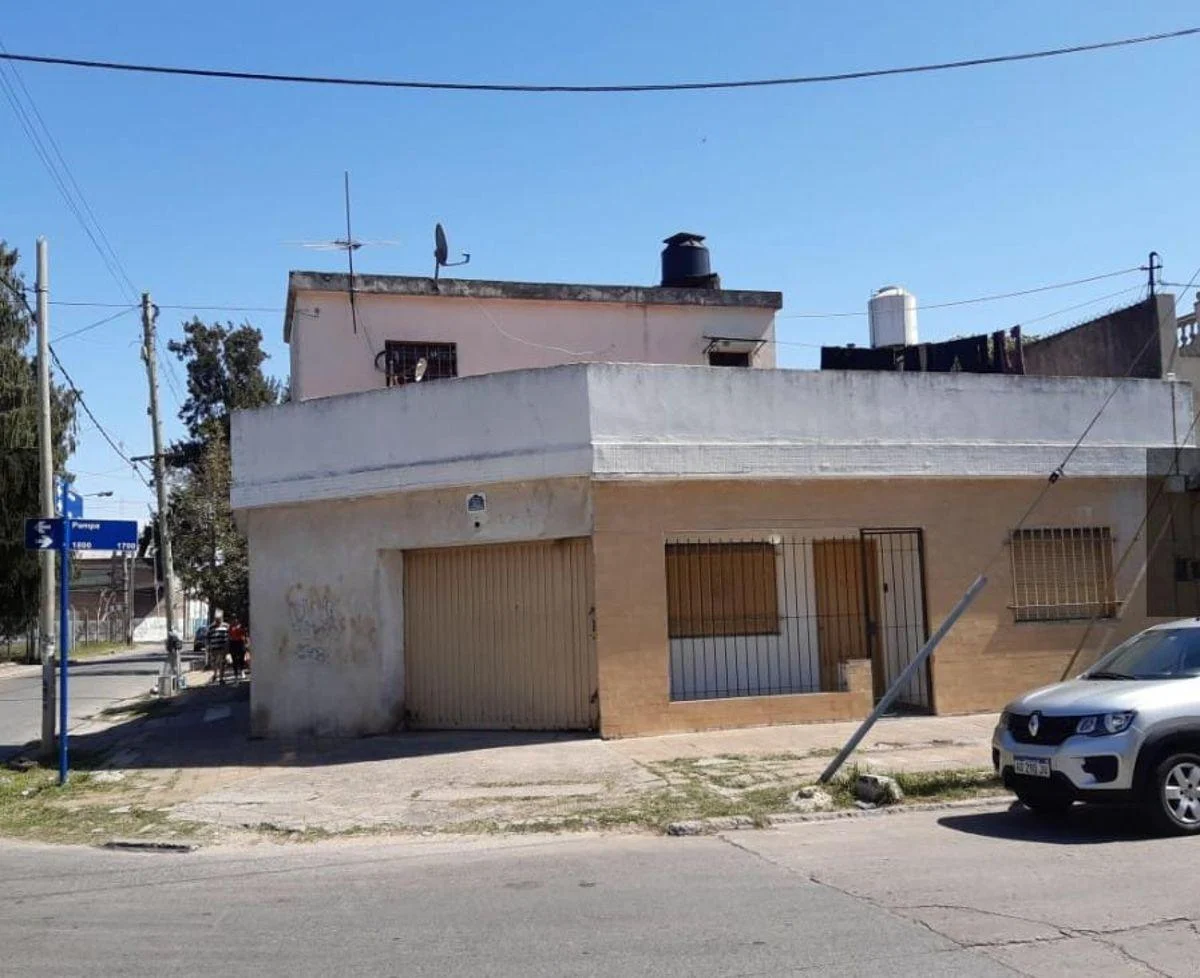 Casa 3 Ambientes en Alquiler – Villa Luzuriaga