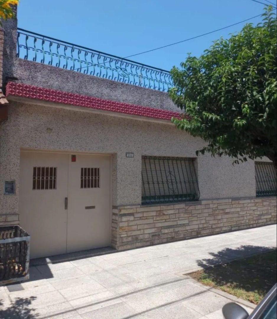 Casa en venta – 5 ambientes – El Palomar