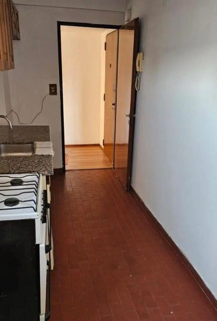 ALQUILER 2 AMBIENTES CON BALCÓN – PIÑEYRO 4
