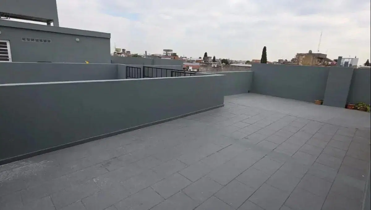 Departamento 3 Ambientes con Gran Terraza – Apto Profesional – Caseros 2