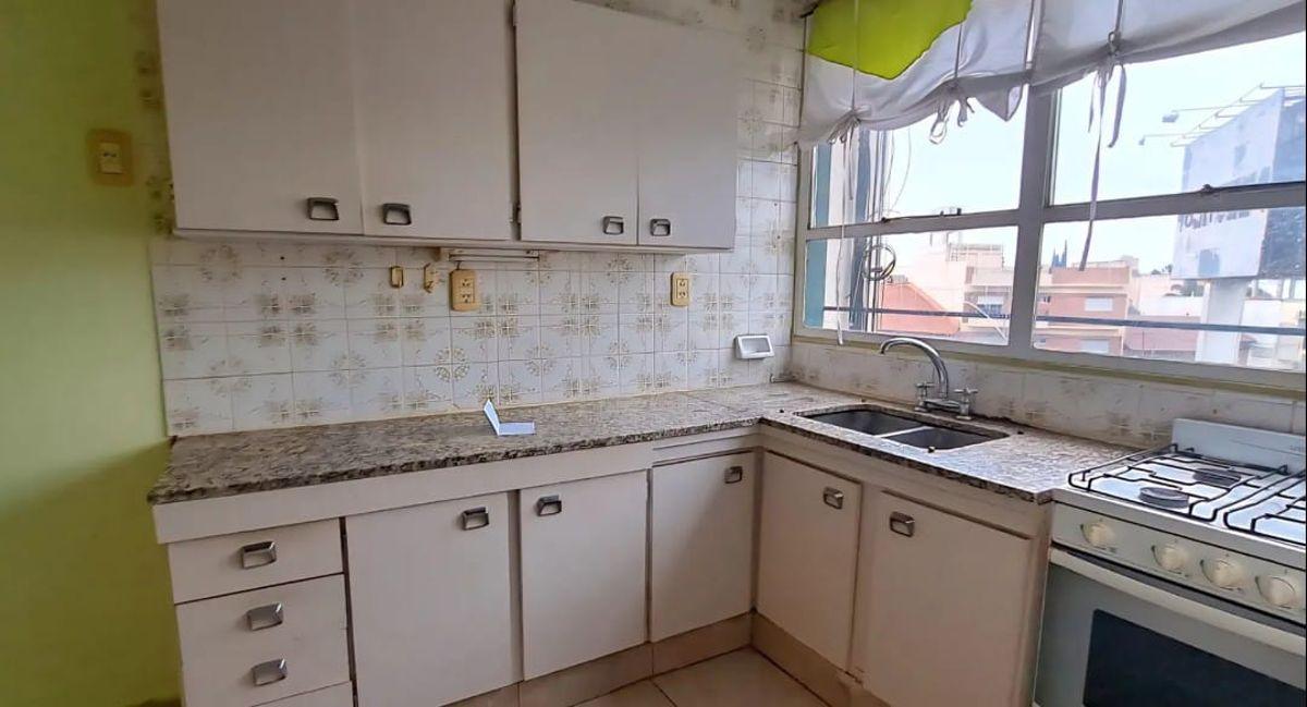 Departamento 4 Ambientes con Cochera y Balcón al Frente – Villa Sarmiento