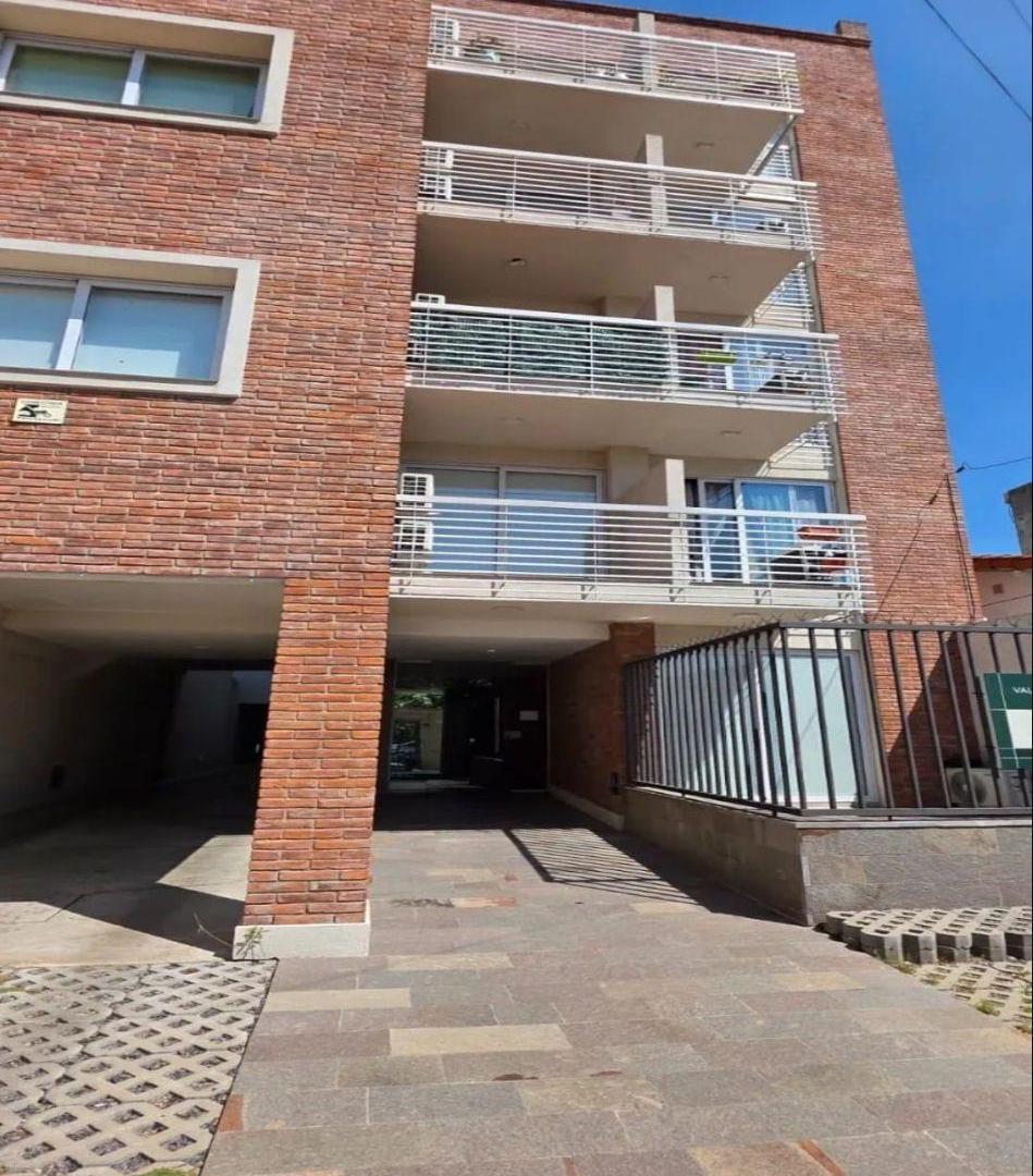 ALQUILER MONOAMBIENTE MODERNO EN HAEDO – EXCELENTE UBICACIÓN