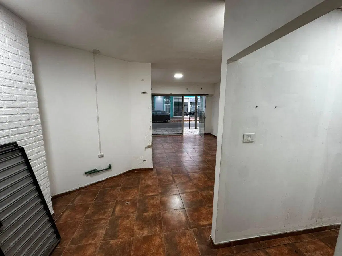 Local en alquiler – Caseros 3