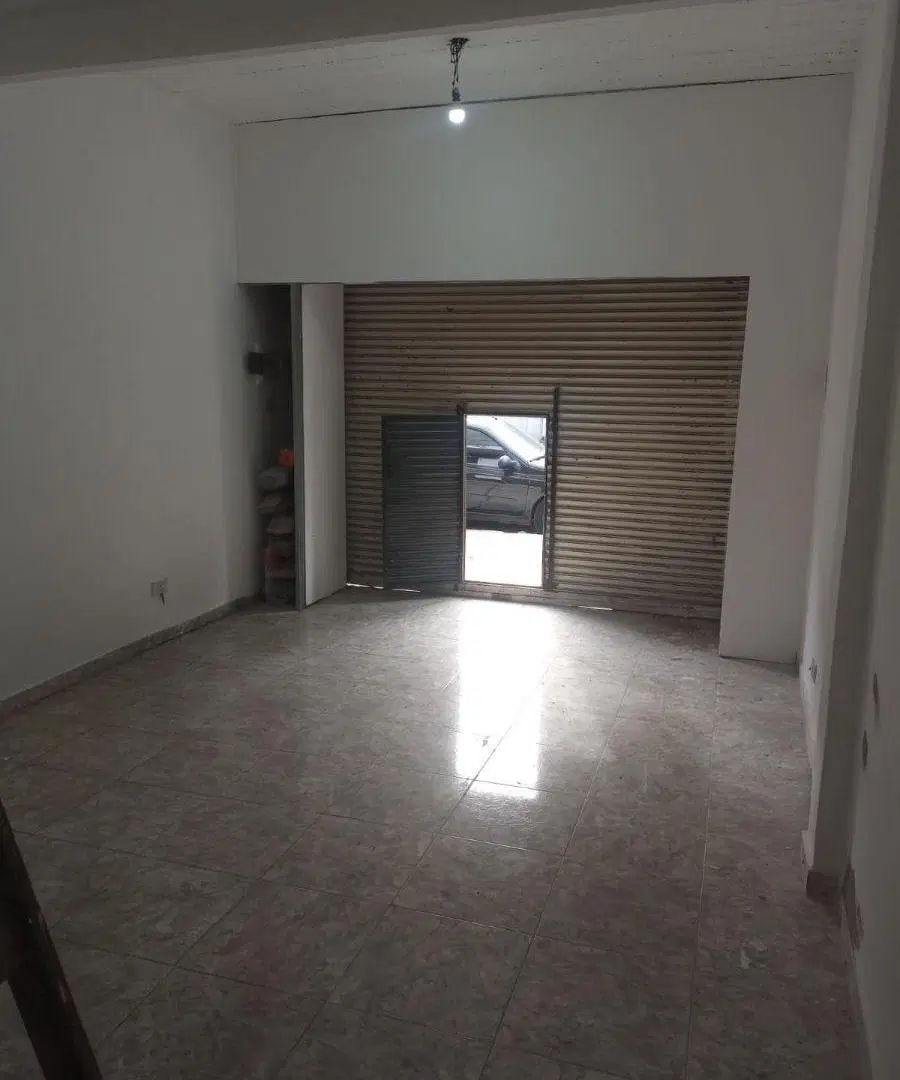 Local en alquiler – Larrea 3353, Lomas del Mirador 3