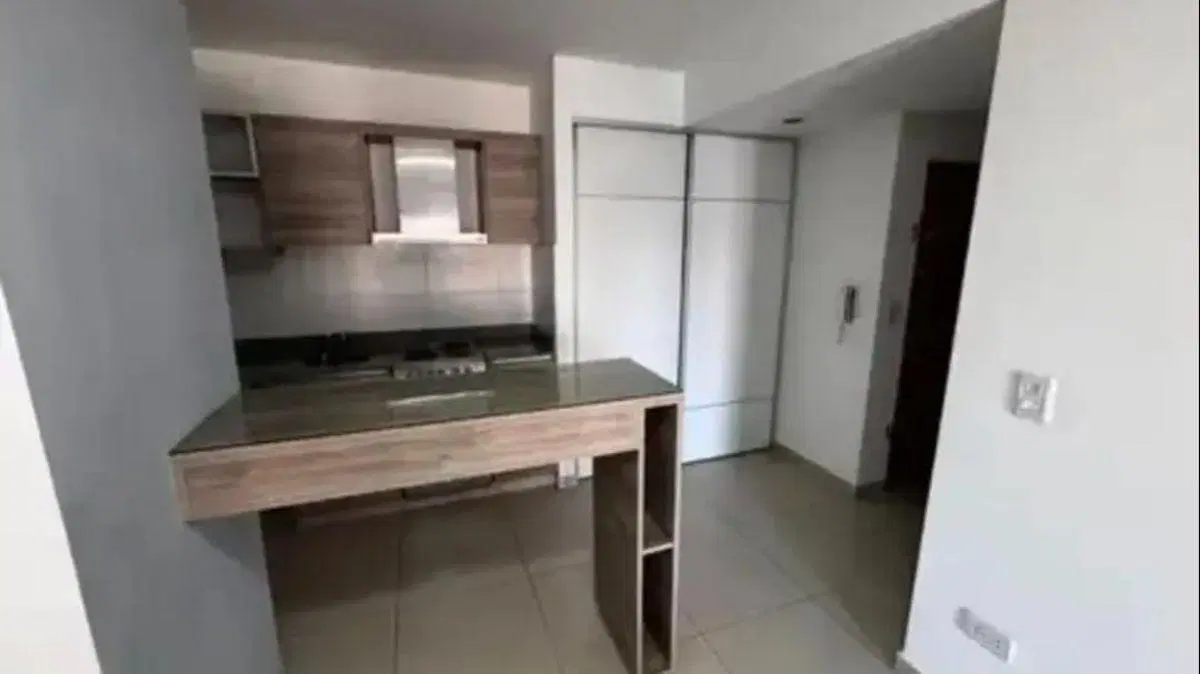 Alquiler – Monoambiente al frente con balcón | Gral. Machado 1039, Morón 1