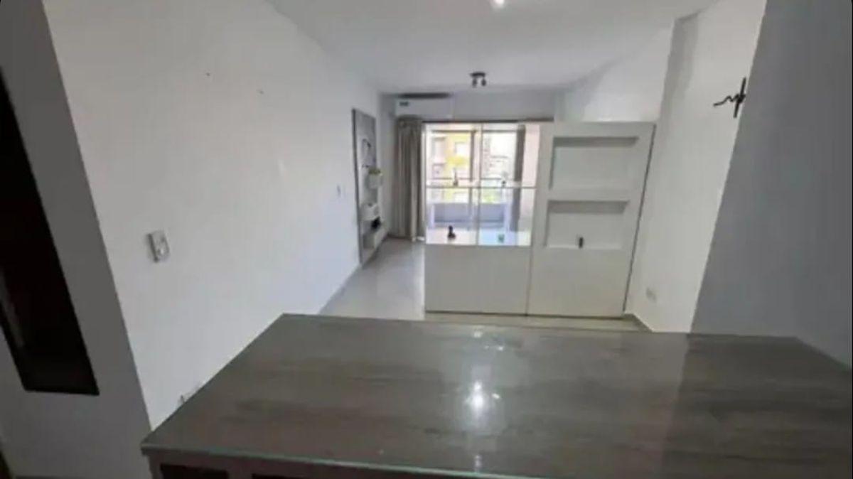 Foto de Alquiler – Monoambiente al frente con balcón | Gral. Machado 1039, Morón, imagen 2