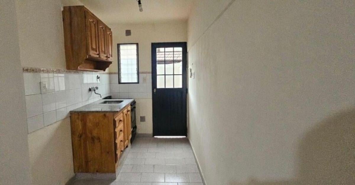 Foto de PH 2 Ambientes en Alquiler – Ramos Mejía- Sin expensas, imagen 1