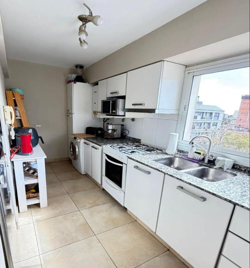 Foto de SEMIPISO 3 AMBIENTES CON TERRAZA Y PARRILLA – CASTELAR ¡Excelente, imagen 1