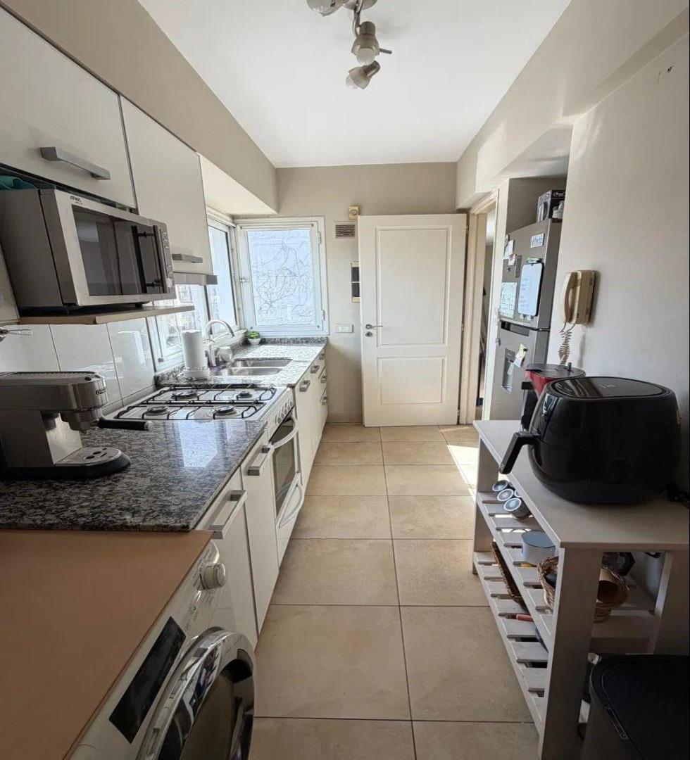Foto de SEMIPISO 3 AMBIENTES CON TERRAZA Y PARRILLA – CASTELAR ¡Excelente, imagen 2