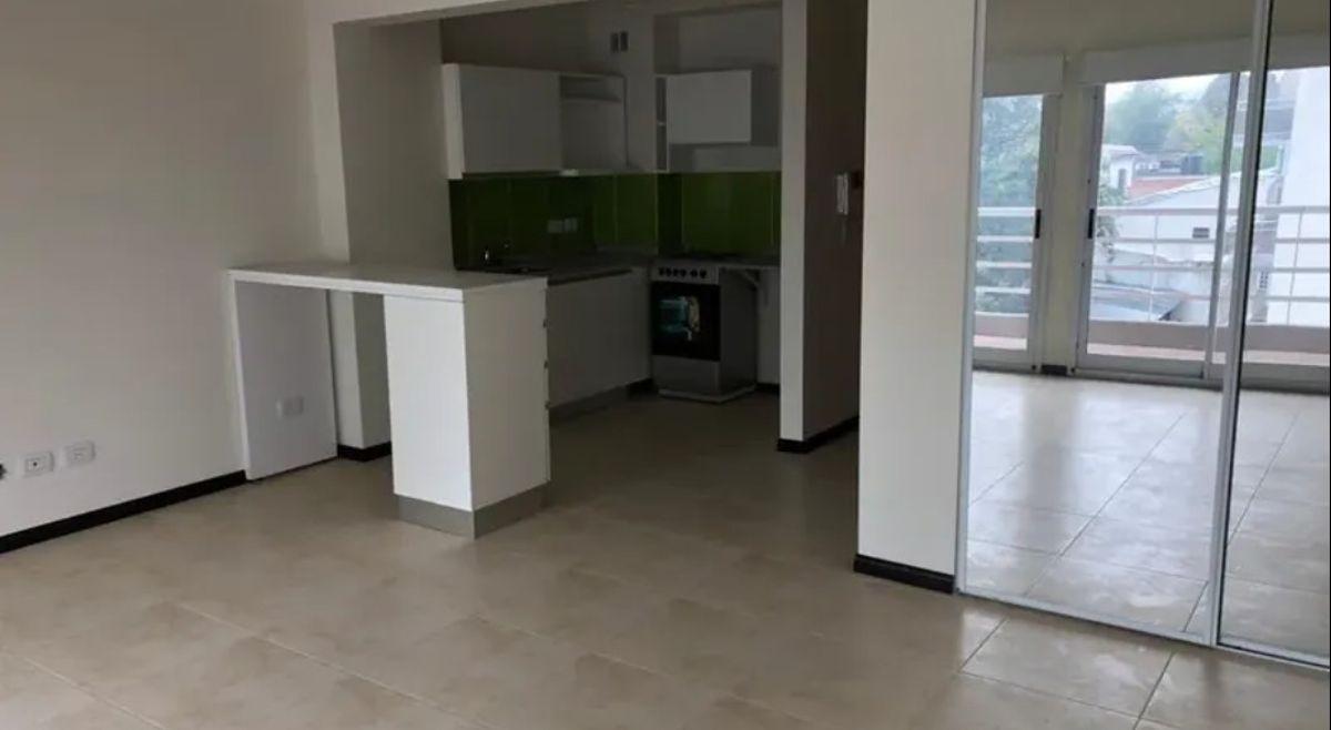 Foto de Monoambiente con balcón y cochera cubierta en Morón, imagen 1