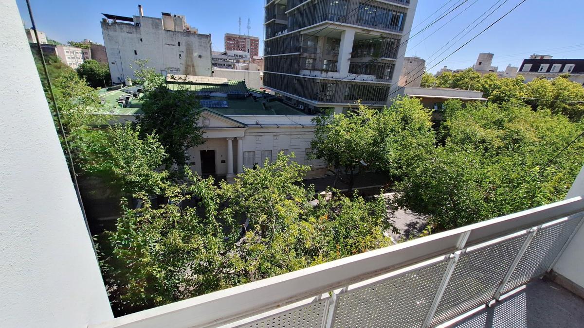 Departamento Peatonal 4 Dorm. 3