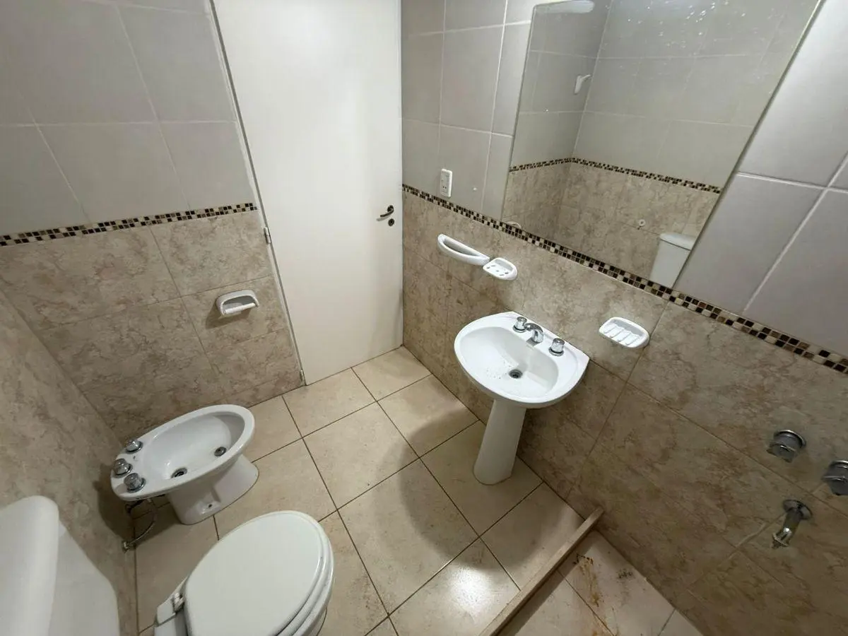HERMOSO DEPARTAMENTO EN ALQUILER EN DORREGO 4