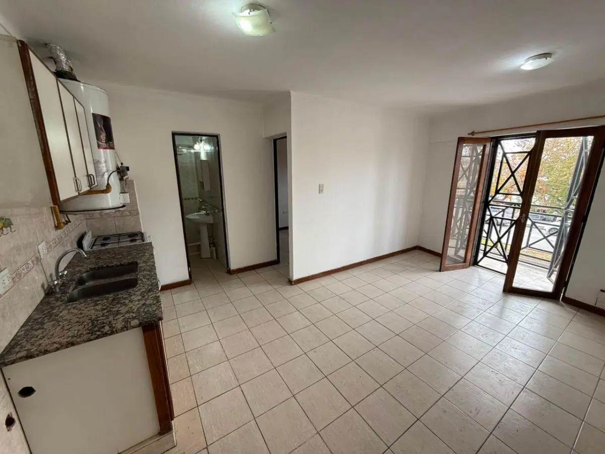 Departamento de 1 Dormitorio con Balcón y Cochera en Venta – Godoy Cruz 8