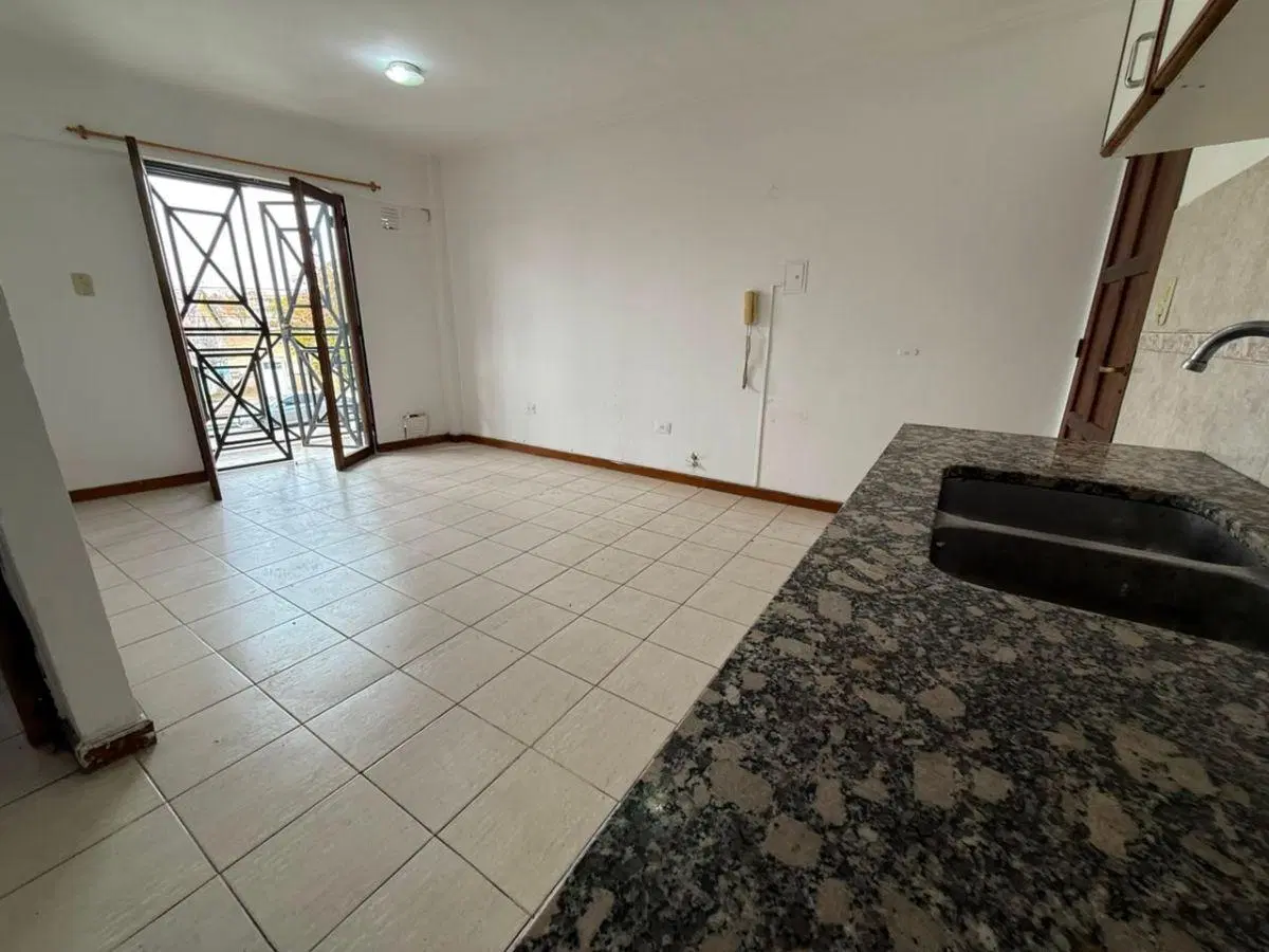 Departamento de 1 Dormitorio con Balcón y Cochera en Venta – Godoy Cruz 3