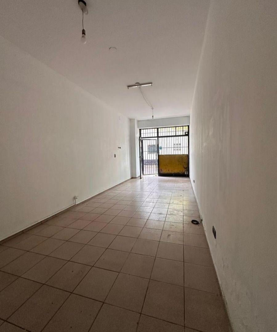 Foto de LOCALES COMERCIALES EN VENTA – ZONA TRIBUNALES, imagen 2