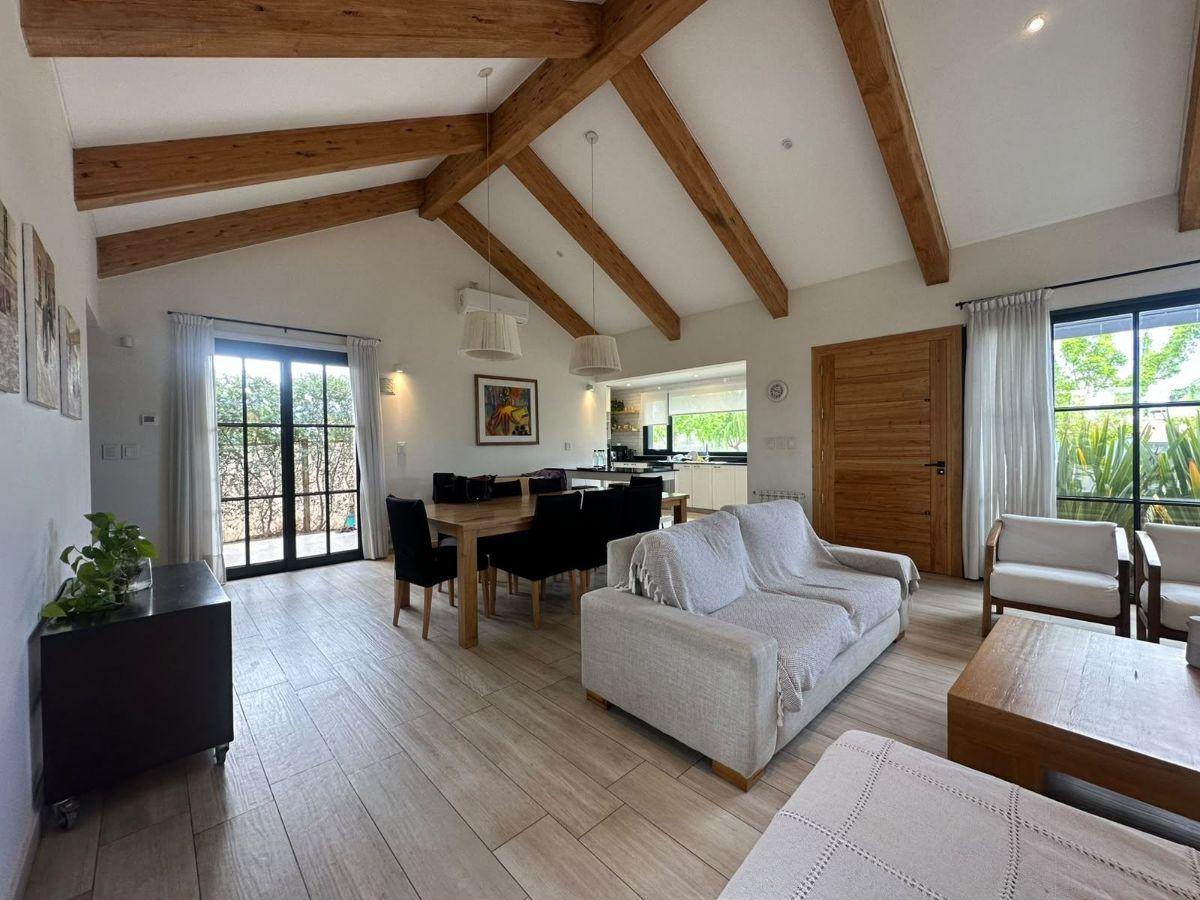 Foto de EXCLUSIVA CASA EN VENTA – BARRIO PRIVADO TIERRAS ALTAS – LUJÁN DE CUYO, imagen 3