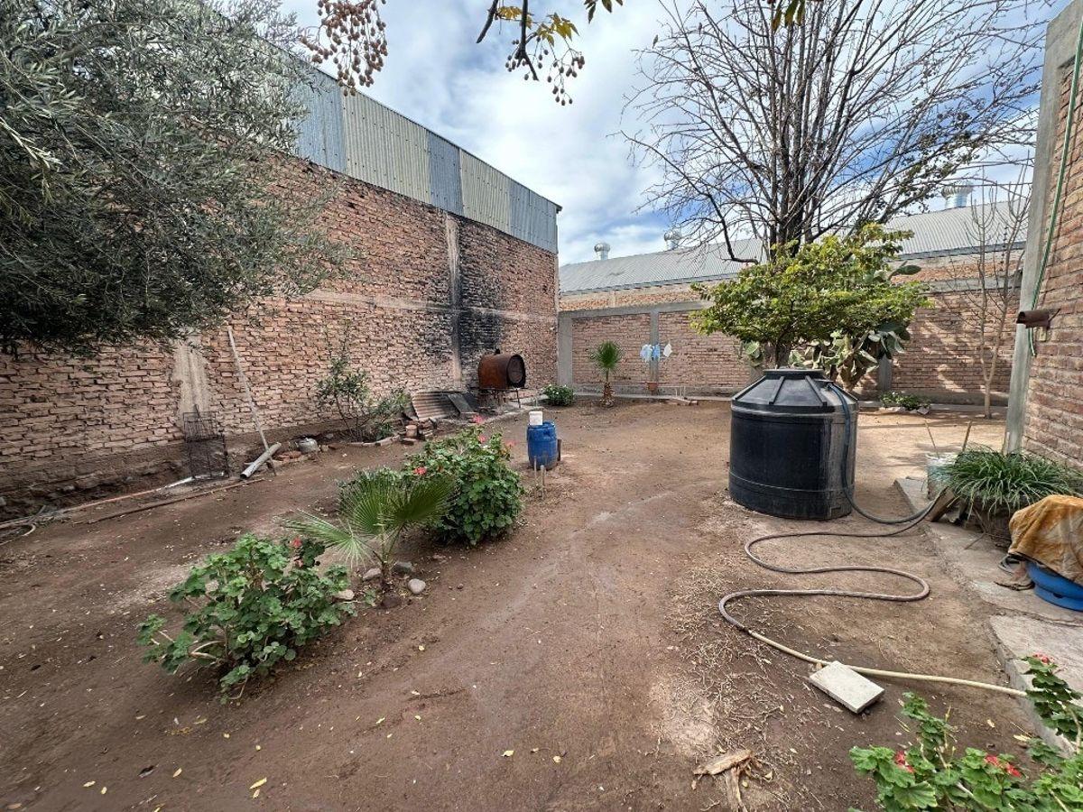 Foto de VENDE CASA CON AMPLIO TERRENO, imagen 2