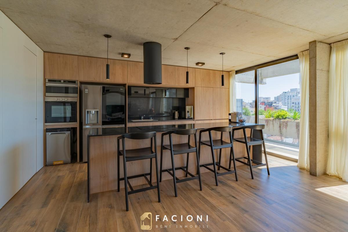 Triplex 4 Ambientes con Cochera Doble y Quincho Propio. en Lo Mejor de Güemes 4