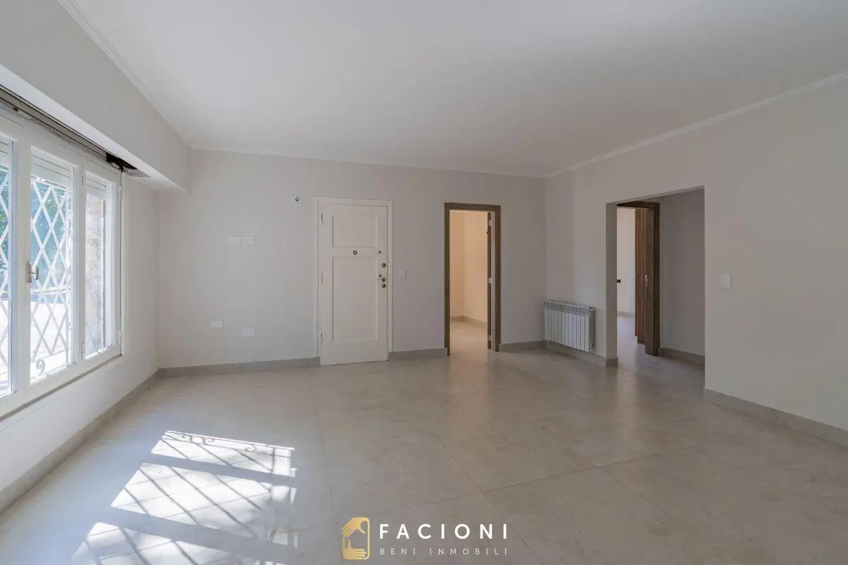 Chalet Reciclado a Nuevo. 4 ambientes. Cochera doble. San José. Mar del Plata 2