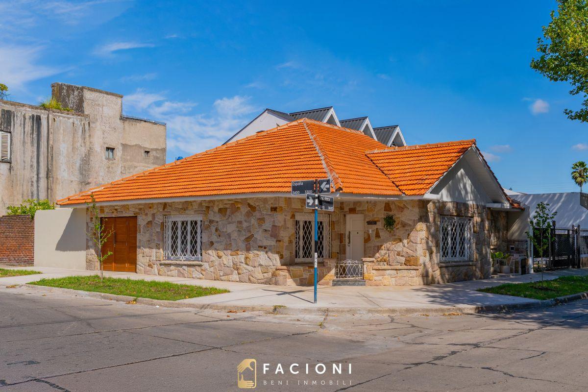Chalet Reciclado a Nuevo. 4 ambientes. Cochera doble. San José. Mar del Plata