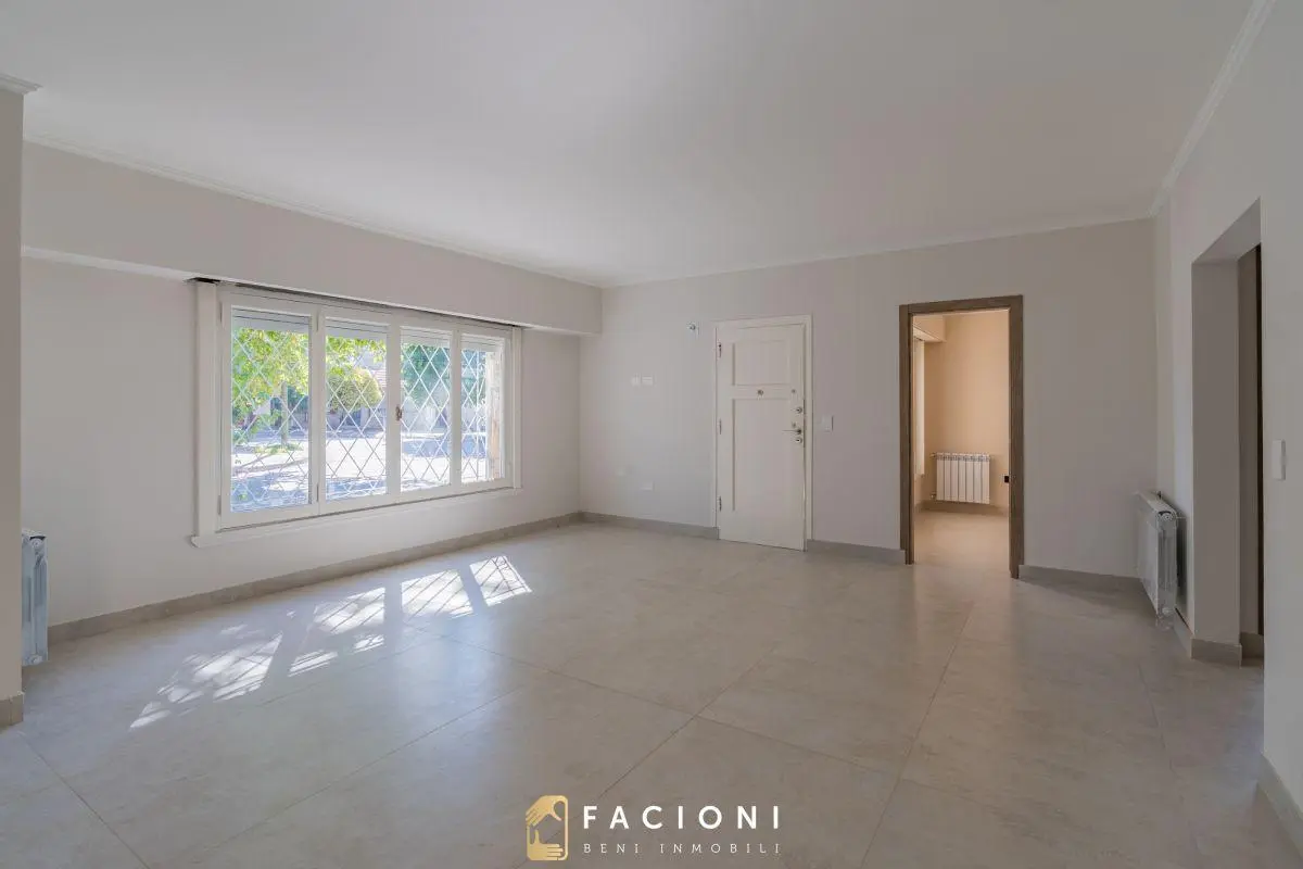 Chalet Reciclado a Nuevo. 4 ambientes. Cochera doble. San José. Mar del Plata 5
