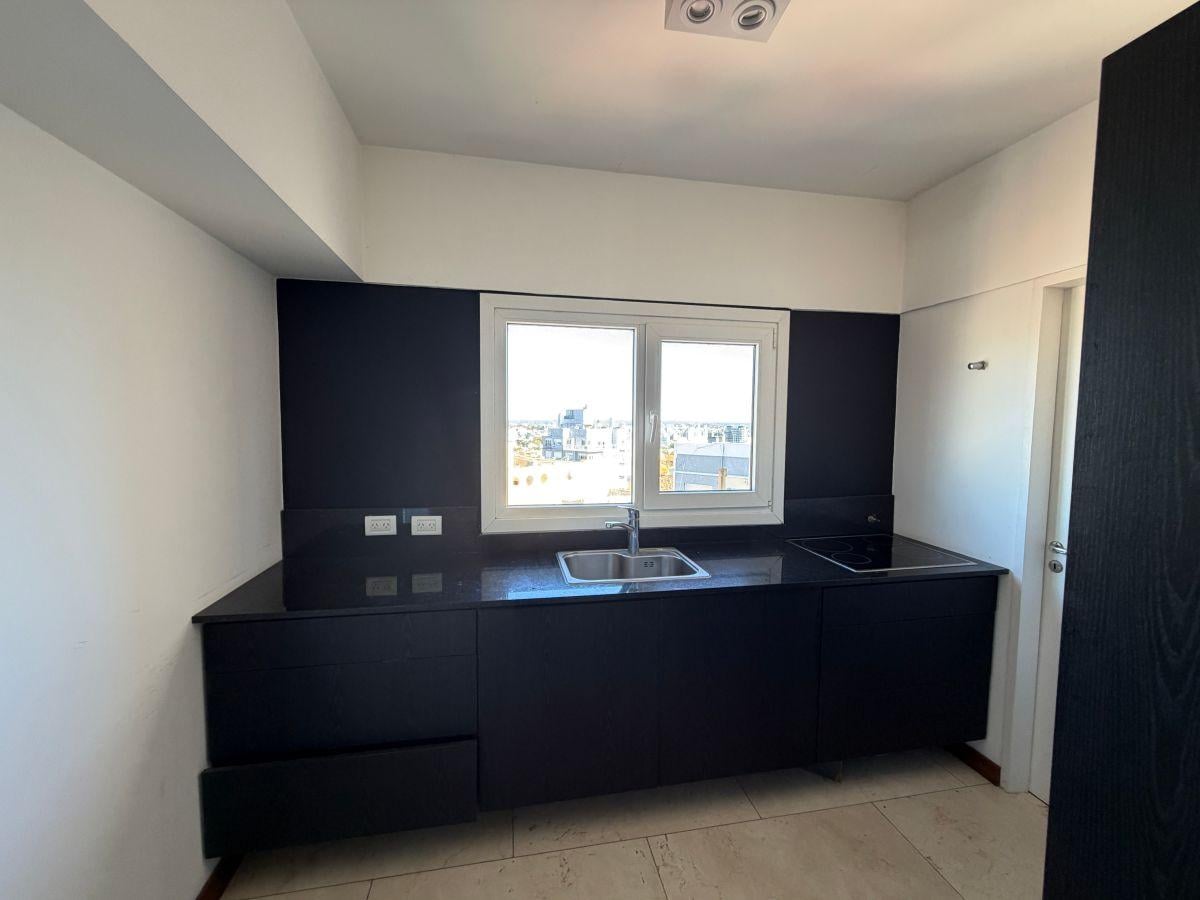 Foto de ALQUILER DEPARTAMENTO 2 AMBIENTES FRENTE AL MAR CON COCHERA - VARESE, imagen 2