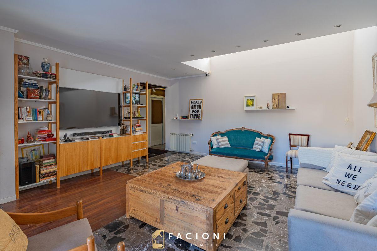 Foto de Venta Chalet 4 Ambientes con Piscina en Los Pinares. Mar del Plata, imagen 2